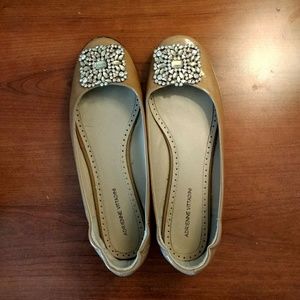 Adrienne Vittadini Beige Patent Flats, Sze 91/2